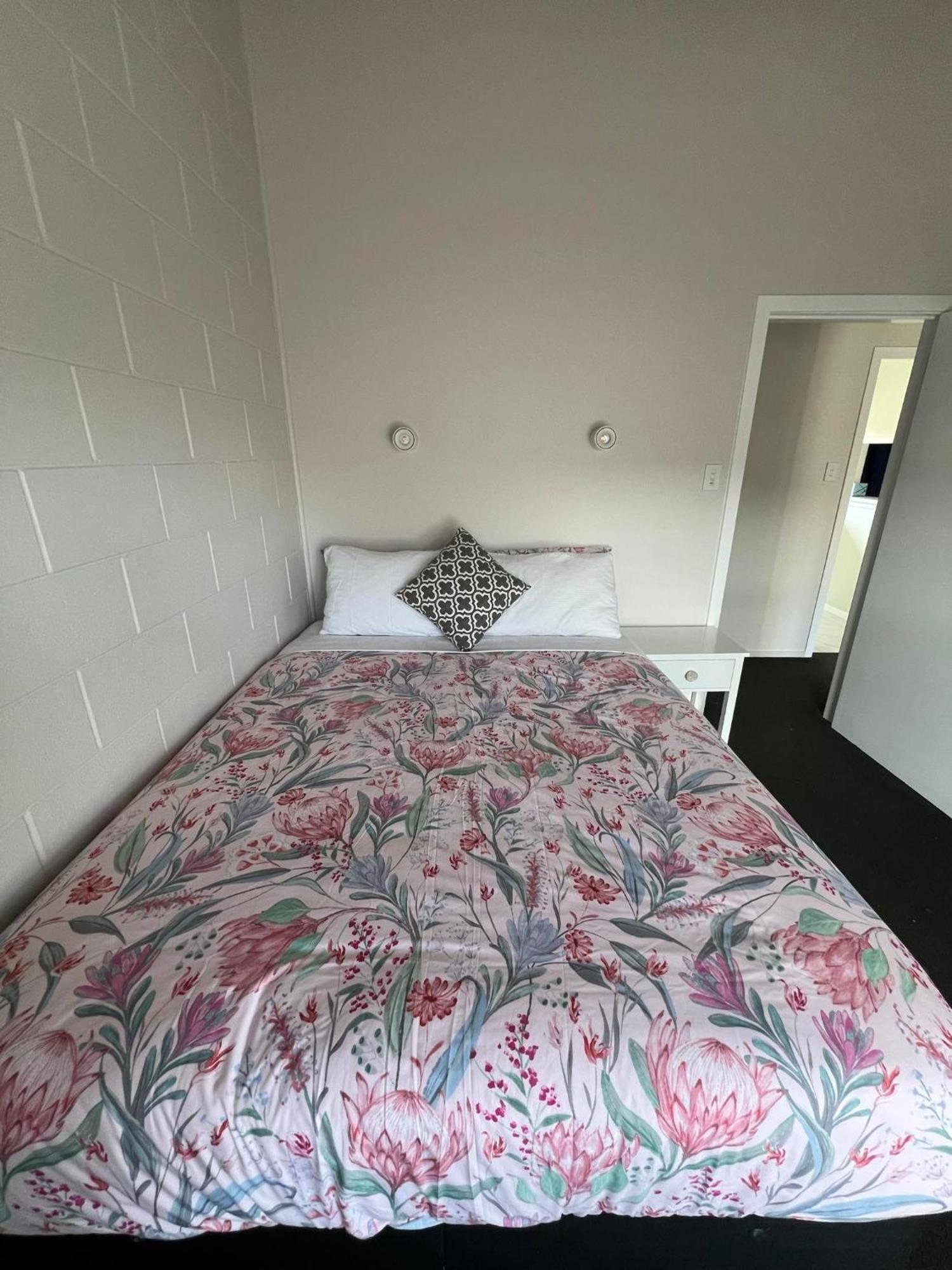 Hamilton Sunrise Motel Экстерьер фото